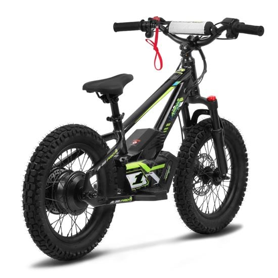 Amped A16 PRO -SVART